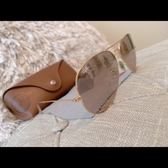 Ray-Ban Accessories - Unisex Ray-Ban Sunglasses brand new only worn once
